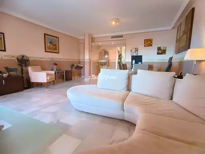 Middle Floor Apartment in Estepona