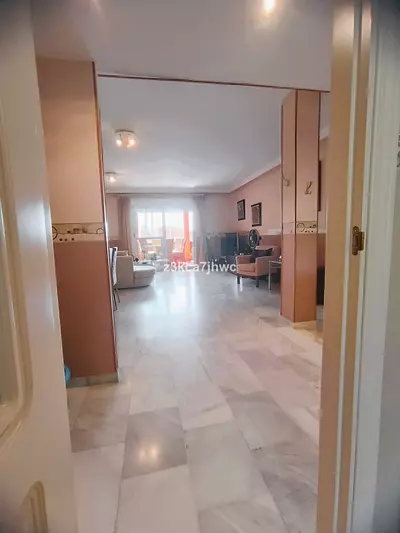 Middle Floor Apartment in Estepona