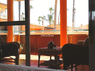 Middle Floor Apartment in Estepona