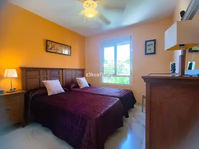 Middle Floor Apartment in Estepona