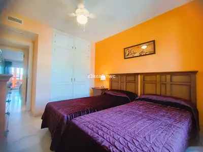 Middle Floor Apartment in Estepona