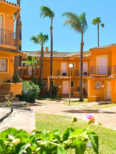 Middle Floor Apartment in Estepona