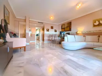 Middle Floor Apartment in Estepona