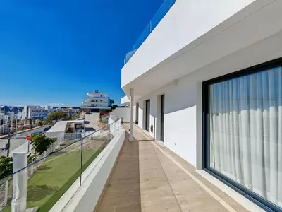 Middle Floor Apartment in Estepona