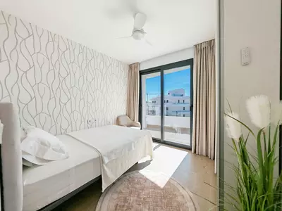 Middle Floor Apartment in Estepona