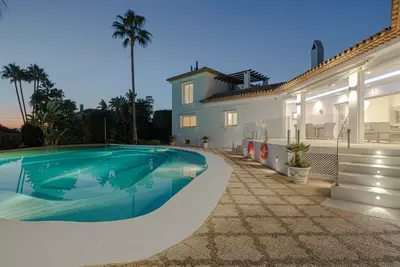 Detached Villa in El Paraiso