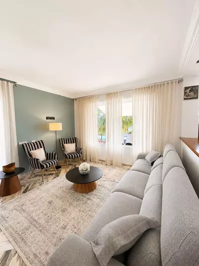 Detached Villa in El Paraiso