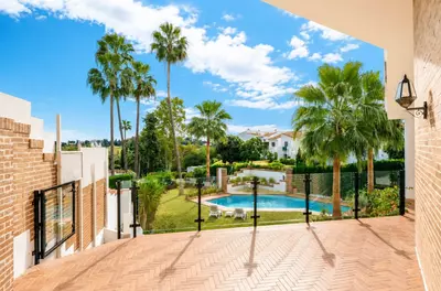 Detached Villa in El Paraiso