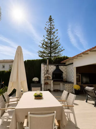 Detached Villa in El Paraiso