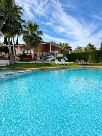 Detached Villa in El Paraiso