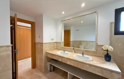 Middle Floor Apartment in Casares Playa