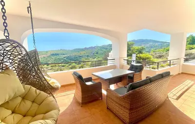 Middle Floor Apartment in Casares Playa