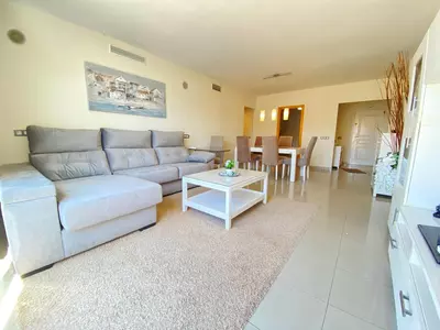 Middle Floor Apartment in Estepona