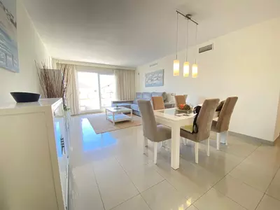Middle Floor Apartment in Estepona