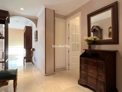 Middle Floor Apartment in Marbella