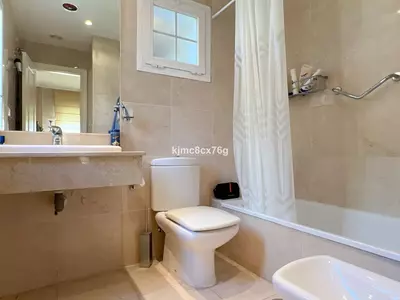Middle Floor Apartment in Marbella