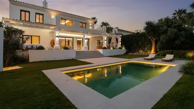 Detached Villa in Nueva Andalucía
