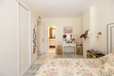 Middle Floor Apartment in Nueva Andalucía