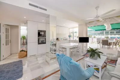 Middle Floor Apartment in Nueva Andalucía