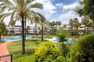 Middle Floor Apartment in Nueva Andalucía