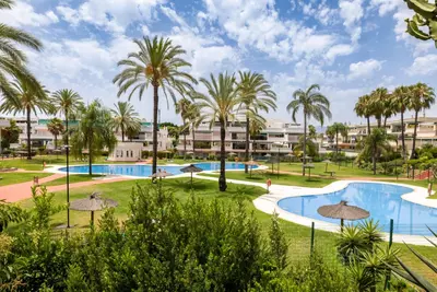 Middle Floor Apartment in Nueva Andalucía