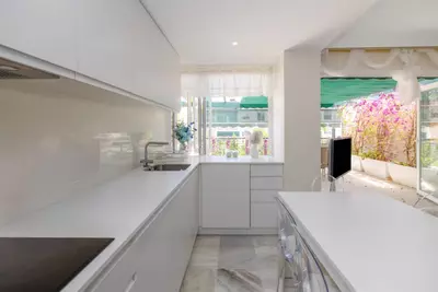 Middle Floor Apartment in Nueva Andalucía