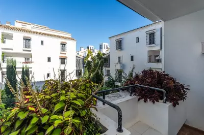 Middle Floor Apartment in Elviria