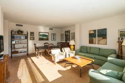 Middle Floor Apartment in Elviria