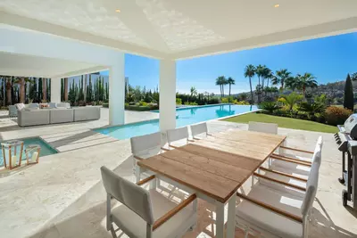 Detached Villa in Nueva Andalucía
