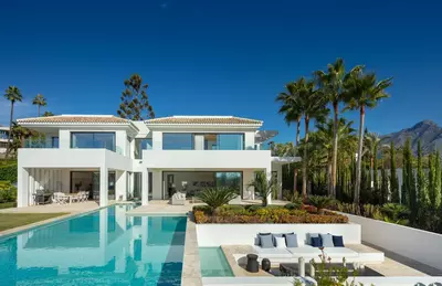 Detached Villa in Nueva Andalucía