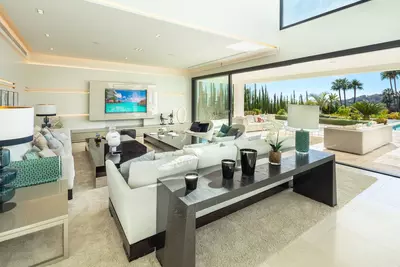 Detached Villa in Nueva Andalucía