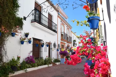 Middle Floor Apartment in Estepona