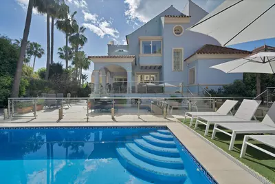 Semi-Detached House in Puerto Banús