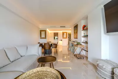 Middle Floor Apartment in Puerto Banús
