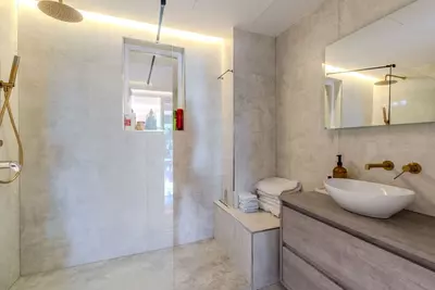 Middle Floor Apartment in Puerto Banús