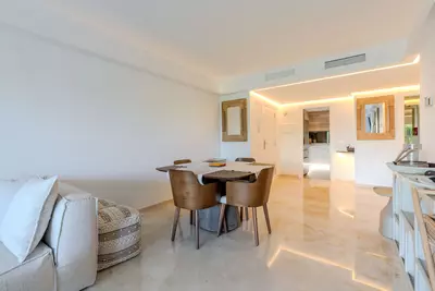 Middle Floor Apartment in Puerto Banús