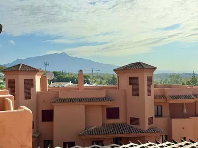 Middle Floor Apartment in Benahavís