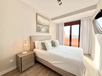 Middle Floor Apartment in Benahavís