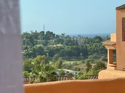 Middle Floor Apartment in Benahavís