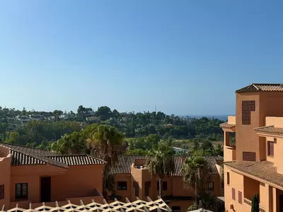 Middle Floor Apartment in Benahavís
