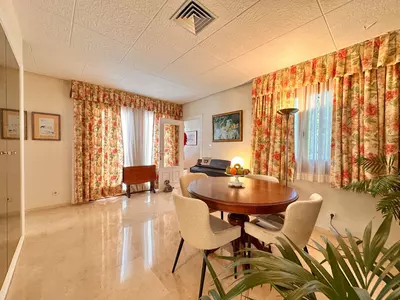 Middle Floor Apartment in Nueva Andalucía