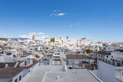 Top Floor Apartment in Estepona