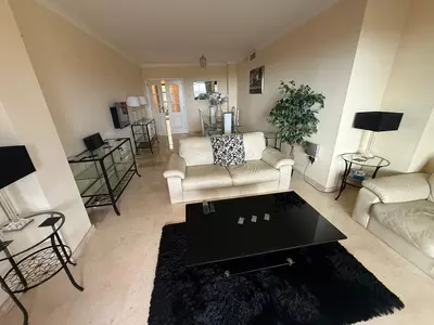 Middle Floor Apartment in Elviria