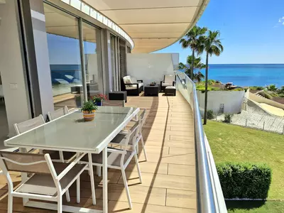 Middle Floor Apartment in Estepona
