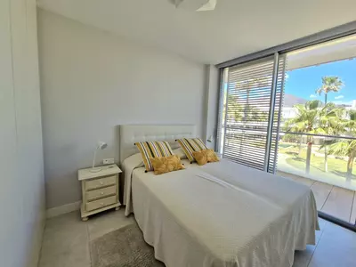 Middle Floor Apartment in Estepona