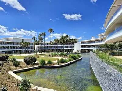 Middle Floor Apartment in Estepona