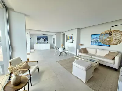 Middle Floor Apartment in Estepona