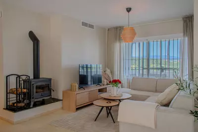 Middle Floor Apartment in Estepona