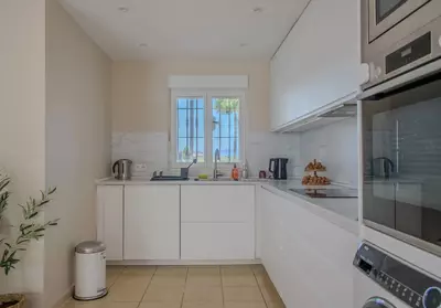 Middle Floor Apartment in Estepona