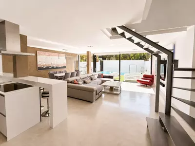 Semi-Detached House in Nueva Andalucía